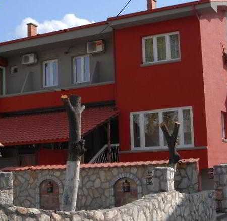 Guest House Breza 프릴레프 외부 사진