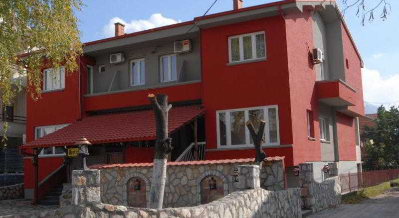 Guest House Breza 프릴레프 외부 사진